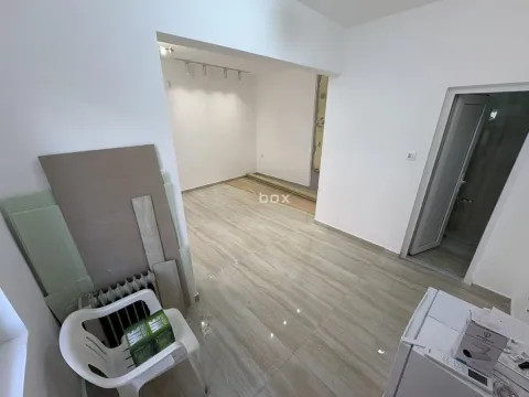 Izdavanje, poslovni prostor, 72m², Centar, Niš - image 4