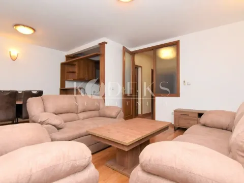Izdavanje, dvosoban stan, 75m², Stara Varoš, Podgorica - image 21