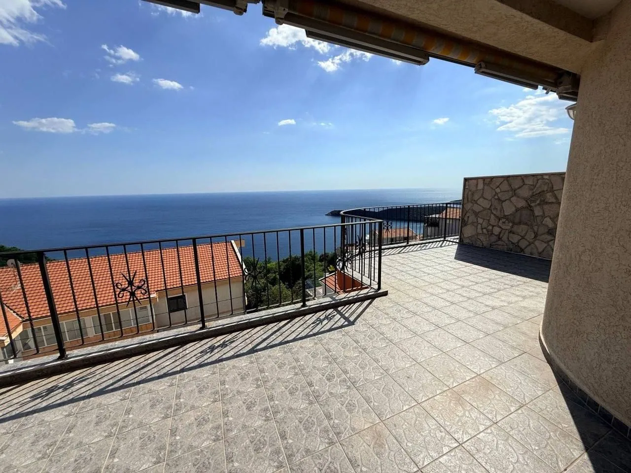 Sale, two bedroom apartment, 131m², Seoce, Budva
