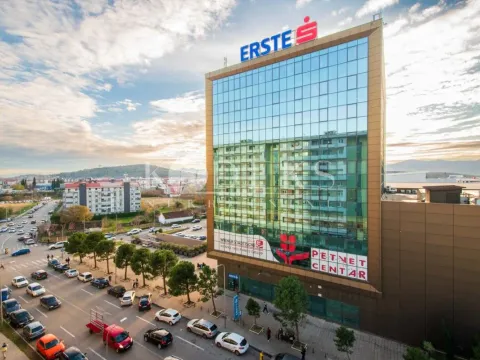 Izdavanje, jednosoban stan, 53m², Central Point, Podgorica - image 13