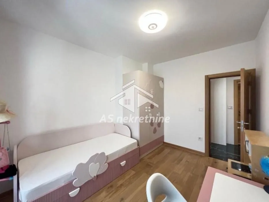 Prodaja, četvorosoban stan, 88m², Južni Bulevar, Vračar Sve Podlokacije