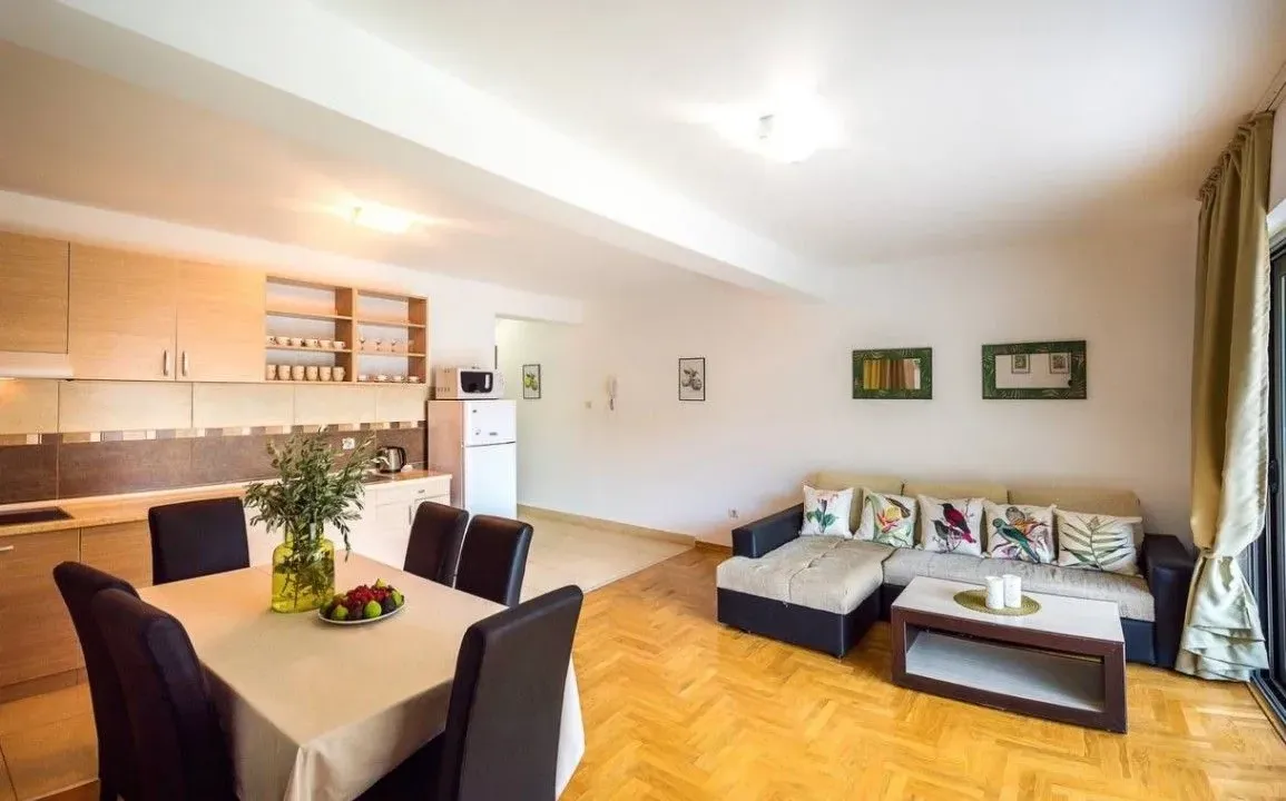 Sale, apartment, 85m², Kamenovo, Budva