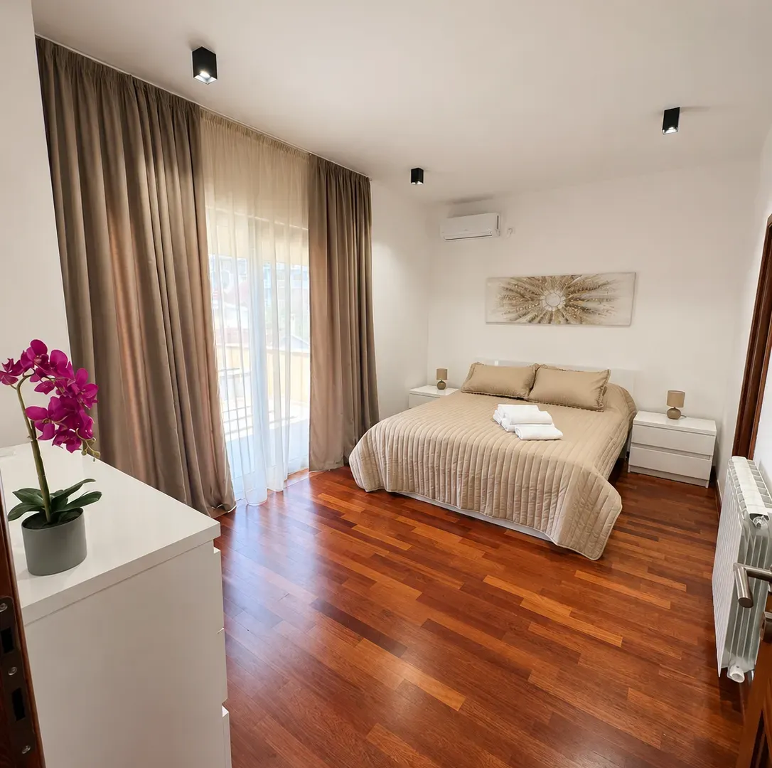 Rent, house, 250m², Utjeha, Bar
