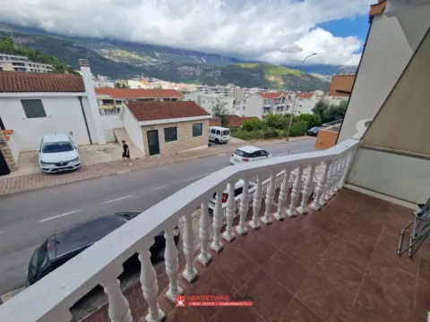 Izdavanje, dvosoban stan, 55m², Budva, Crna Gora - image 11