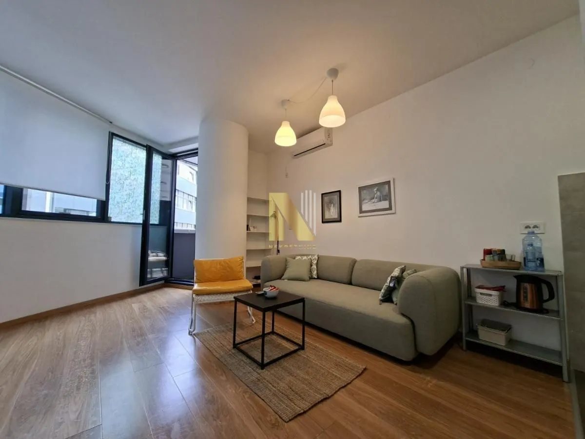 Izdavanje, dvosoban stan, 48m², Centar, Novi Sad