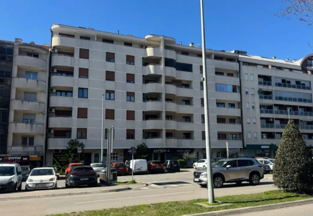 Prodaja, dvosoban stan, 105m², Preko Morače, Podgorica