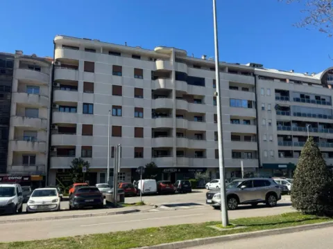 Prodaja, dvosoban stan, 105m², Preko Morače, Podgorica