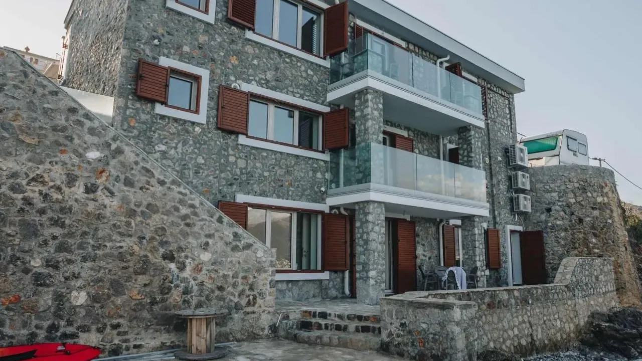 Sale, house, 241m², Krašići, Tivat