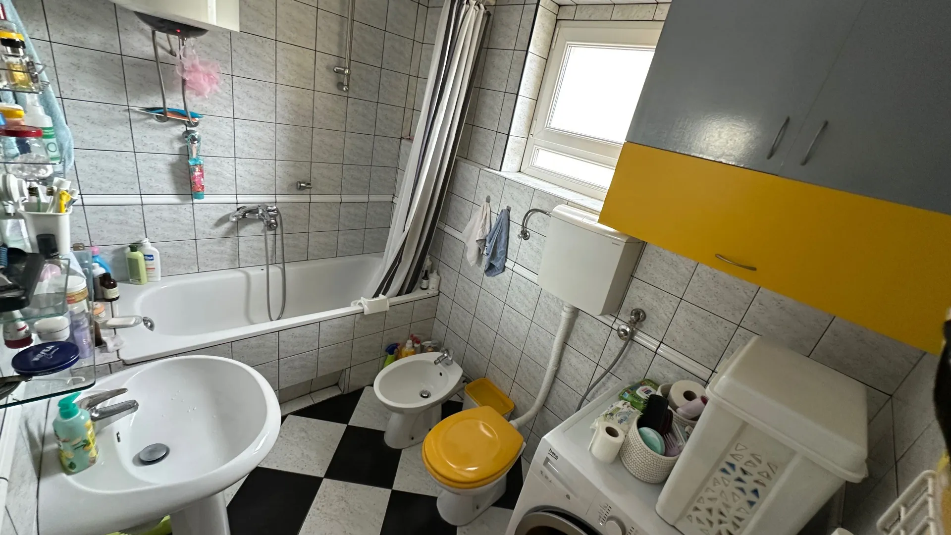 Prodaja, trosoban stan, 65m², Stara varoš, Nikšić