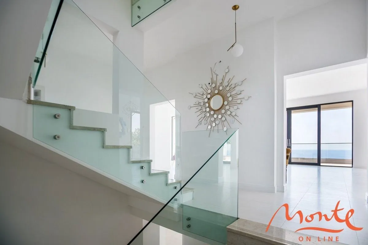 Sale, house, 632m², Reževići, Budva