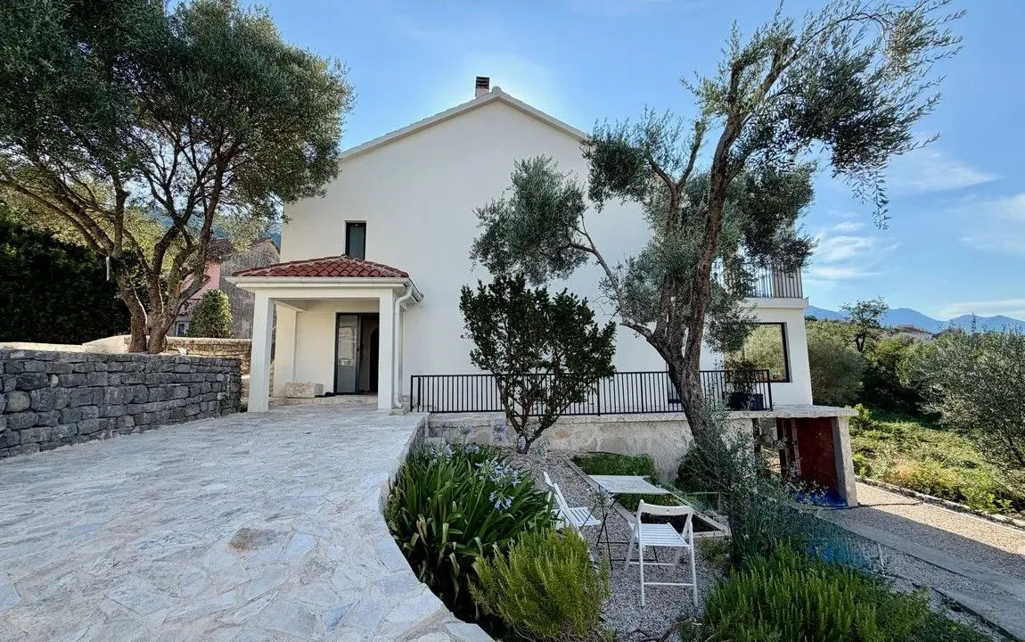 Sale, house, 220m², Tripovići, Tivat