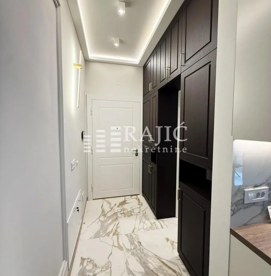 Rent, four bedroom apartment, 100m², Stari Grad, Beograd