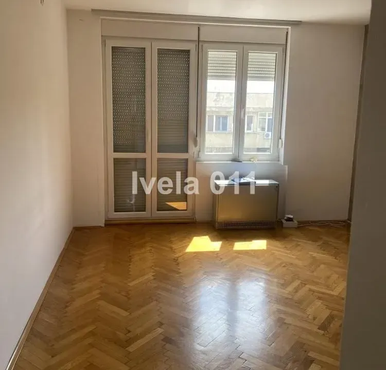 Prodaja, dvosoban stan, 68m², Stari Grad, Beograd