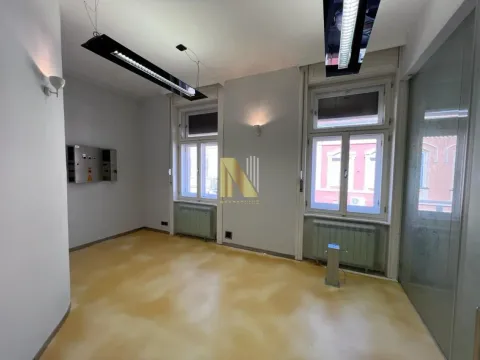 Izdavanje, poslovni prostor, 360m², Centar, Novi Sad - image 8