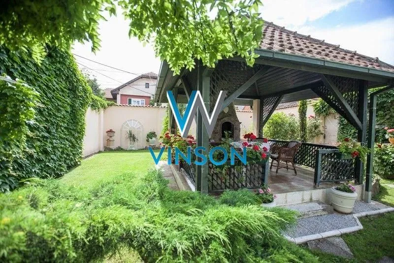 Prodaja, kuća, 380m², Centar, Zrenjanin