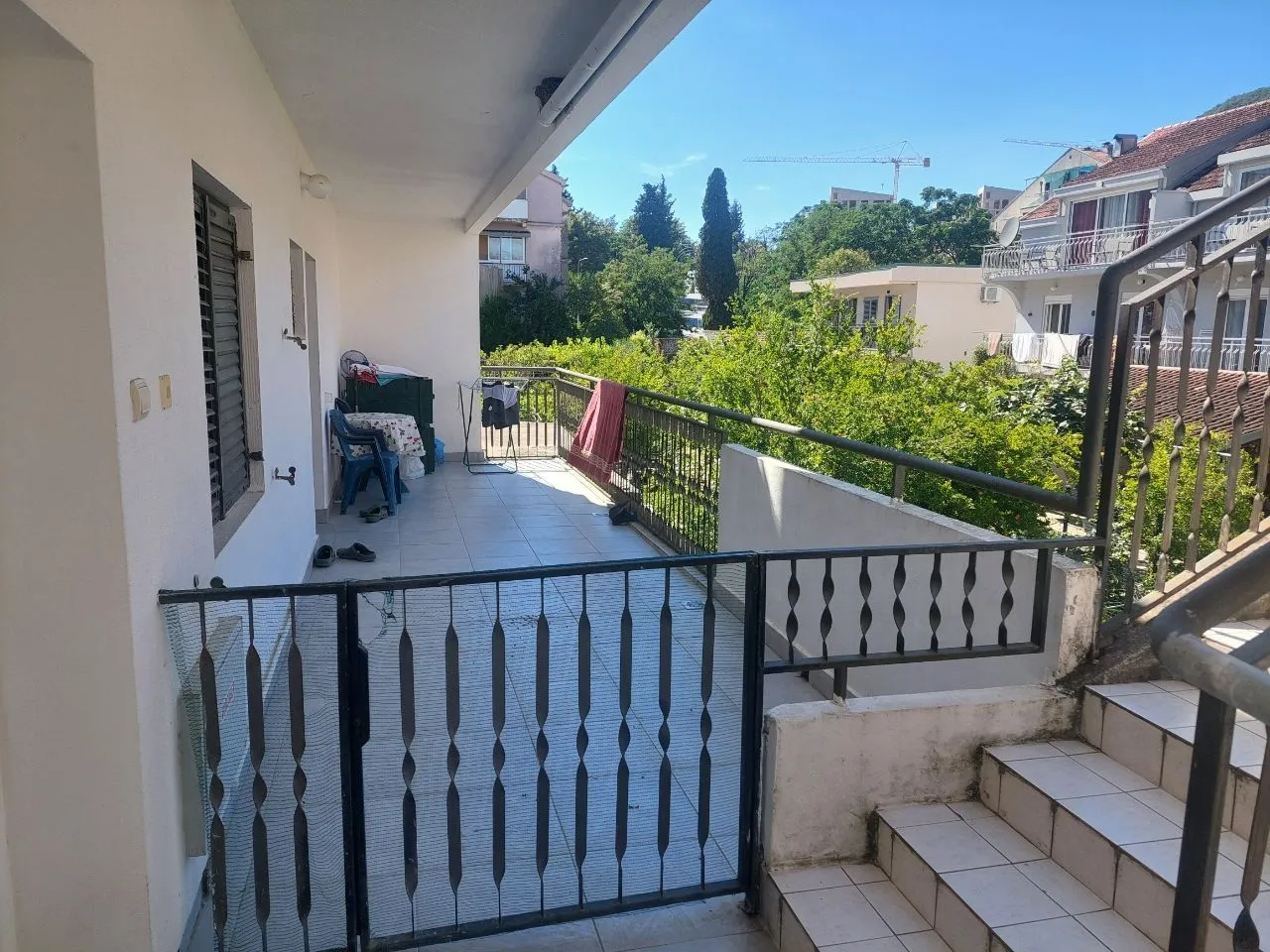 Izdavanje, dvosoban stan, 139m², Baošići, Herceg Novi