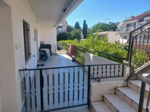 Izdavanje, dvosoban stan, 139m², Baošići, Herceg Novi - image 10