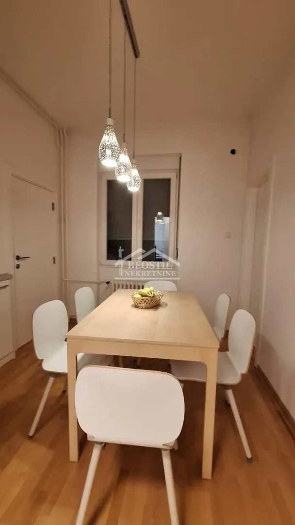 Izdavanje, dvosoban stan, 47m², Stari Grad, Beograd