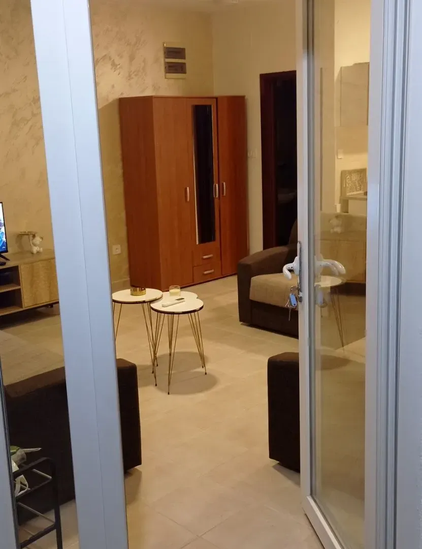 Izdavanje, jednosoban stan, 30m², Igalo, Herceg Novi