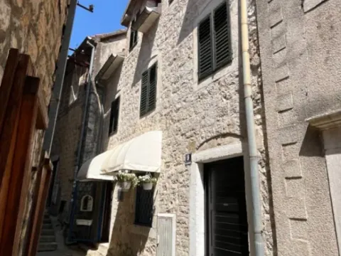 Sale, house, 240m², Stari Grad, Herceg Novi - image 12