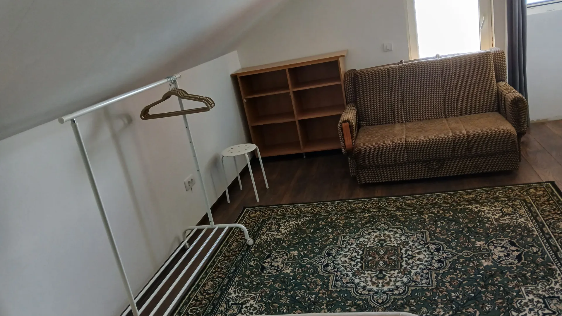 Izdavanje, kuća, 55m², Višnjica, Palilula Sve Podlokacije