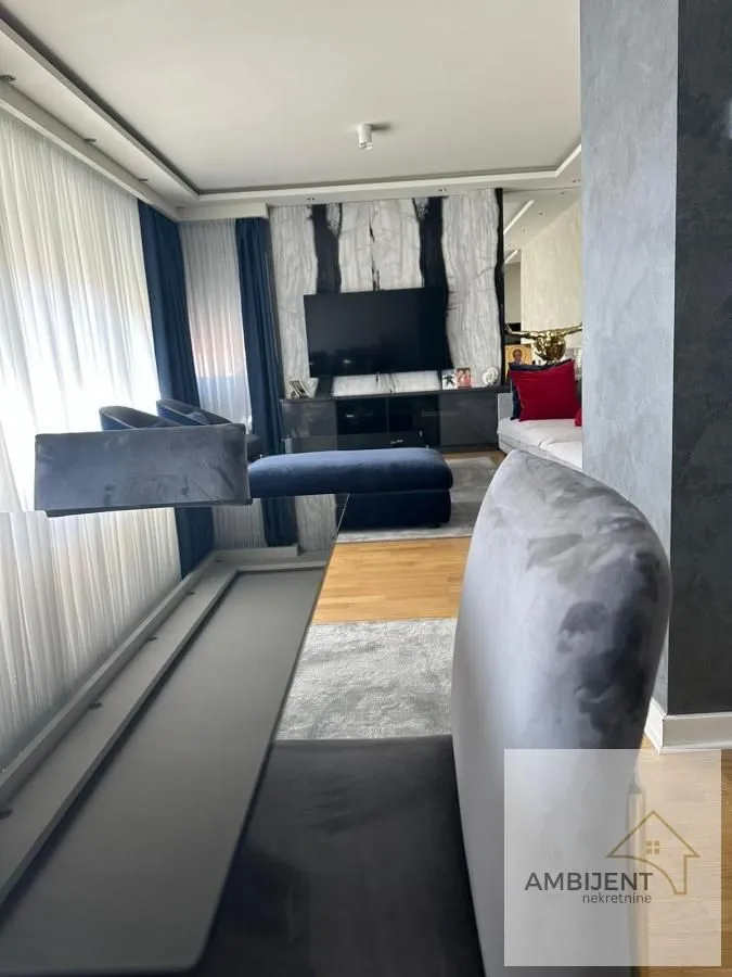 Sale, three bedroom apartment, 110m², Centar, Stara Pazova