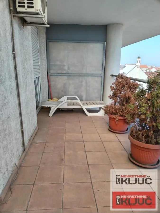 Prodaja, četvorosoban stan, 148m², Centar, Novi Sad