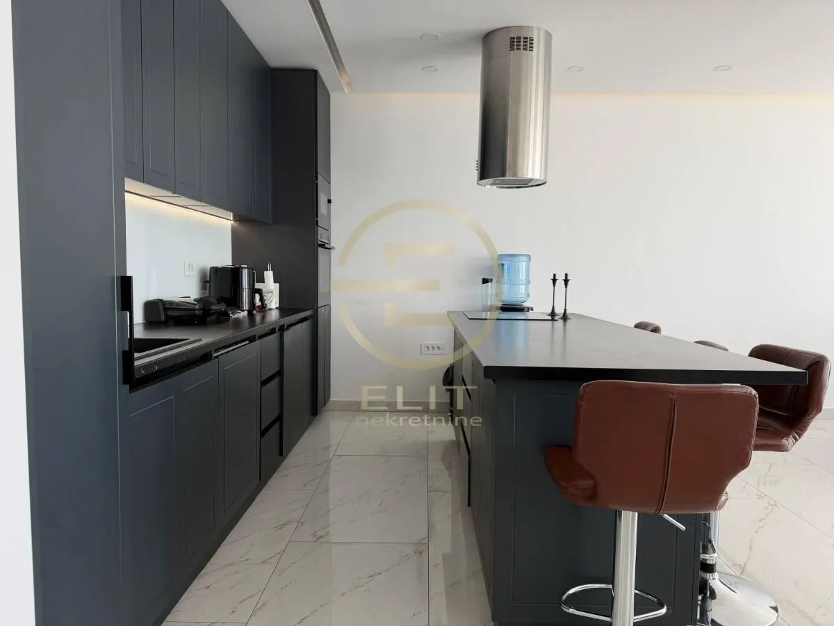 Prodaja, kuća, 173m², Sremska Kamenica, Petrovaradin
