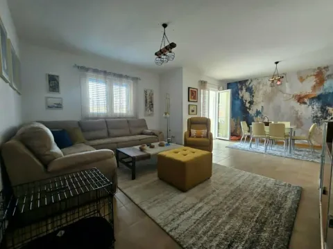 Sale, two bedroom apartment, 80m², Bečići, Budva - image 1