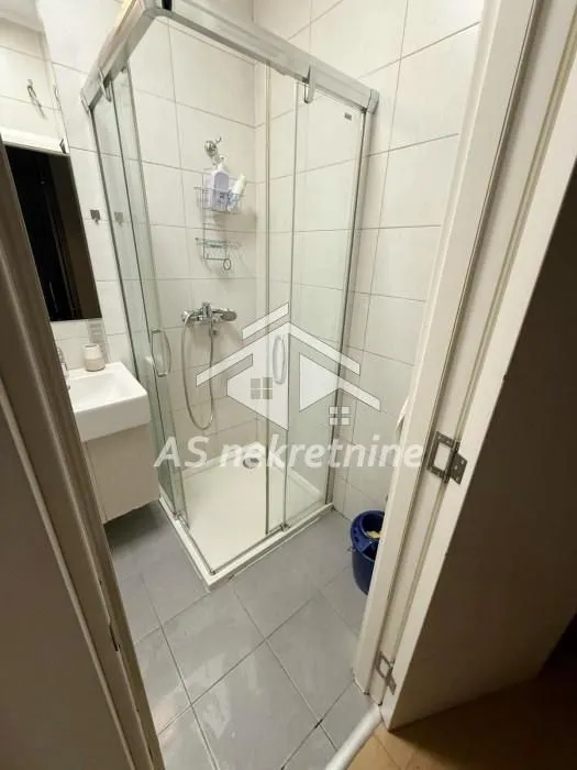 Rent, three bedroom apartment, 73m², Crveni Krst, Beograd