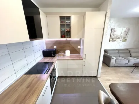 Rent, two bedroom apartment, 75m², City Kvart, Podgorica - image 4