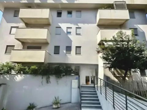 Izdavanje, dvosoban stan, 78m², Gorica C, Podgorica - image 6