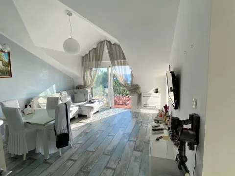 Sale, four bedroom apartment, 82m², Sveti Stefan, Budva - image 9