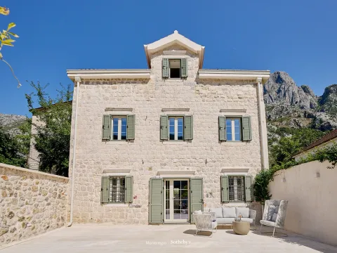 Rent, house, 200m², Kotor, Crna Gora - image 40