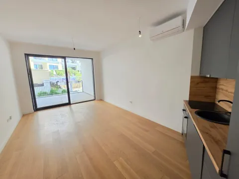 Prodaja, jednosoban stan, 58m², Bečići, Budva - image 1