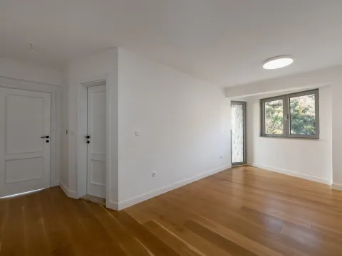 Sale, three bedroom apartment, 160m², Pržno, Budva - image 11