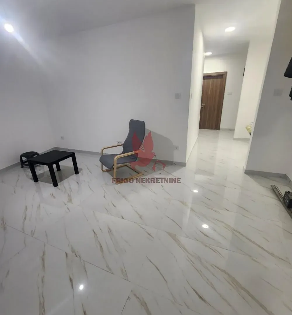 Prodaja, trosoban stan, 57m², Mladenovac, Beograd