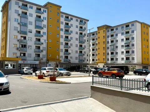 Rent, one bedroom apartment, 42m², Pobrežje, Podgorica - image 2