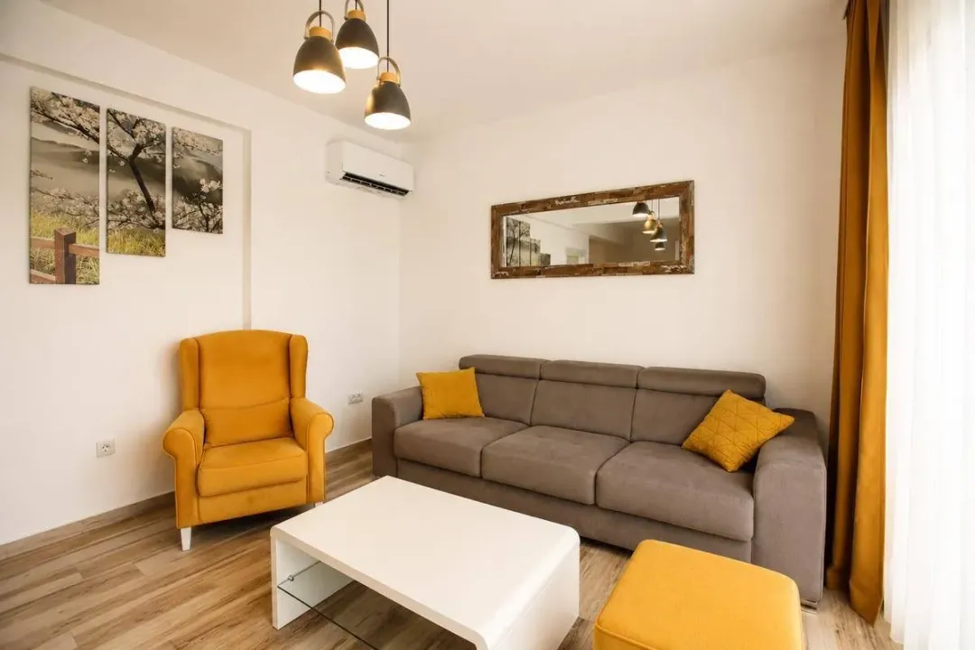 Rent, two bedroom apartment, 55m², Bečići, Budva