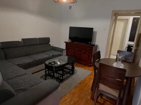 Rent, two bedroom apartment, 80m², Centar, Podgorica - image 2