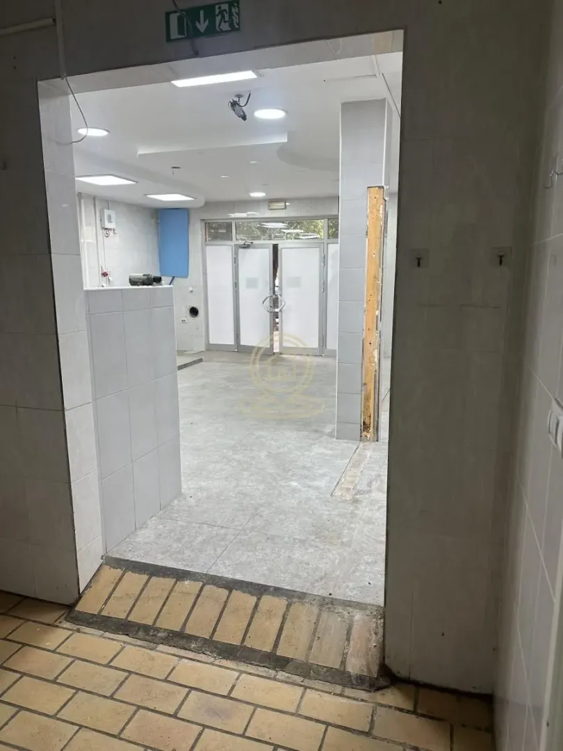 Izdavanje, poslovni prostor, 80m², Brace Jerković, Voždovac Sve Podlokacije