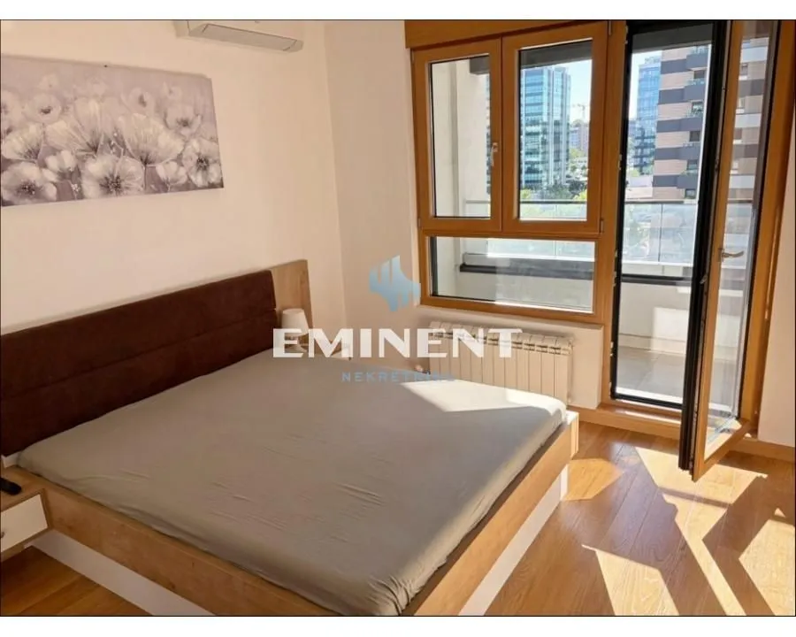 Izdavanje, dvosoban stan, 56m², Novi Beograd Blok 65, Novi Beograd Sve Podlokacije