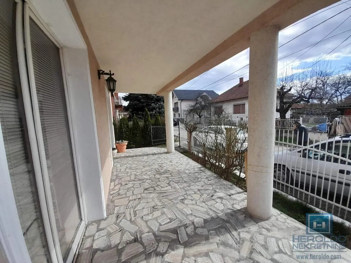 Sale, house, 180m², Centar, Ćuprija