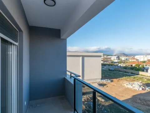 Prodaja, jednosoban stan, 46m², Podgorica, Crna Gora - image 8