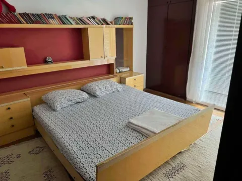 Izdavanje, trosoban stan, 87m², Centar, Bar - image 4