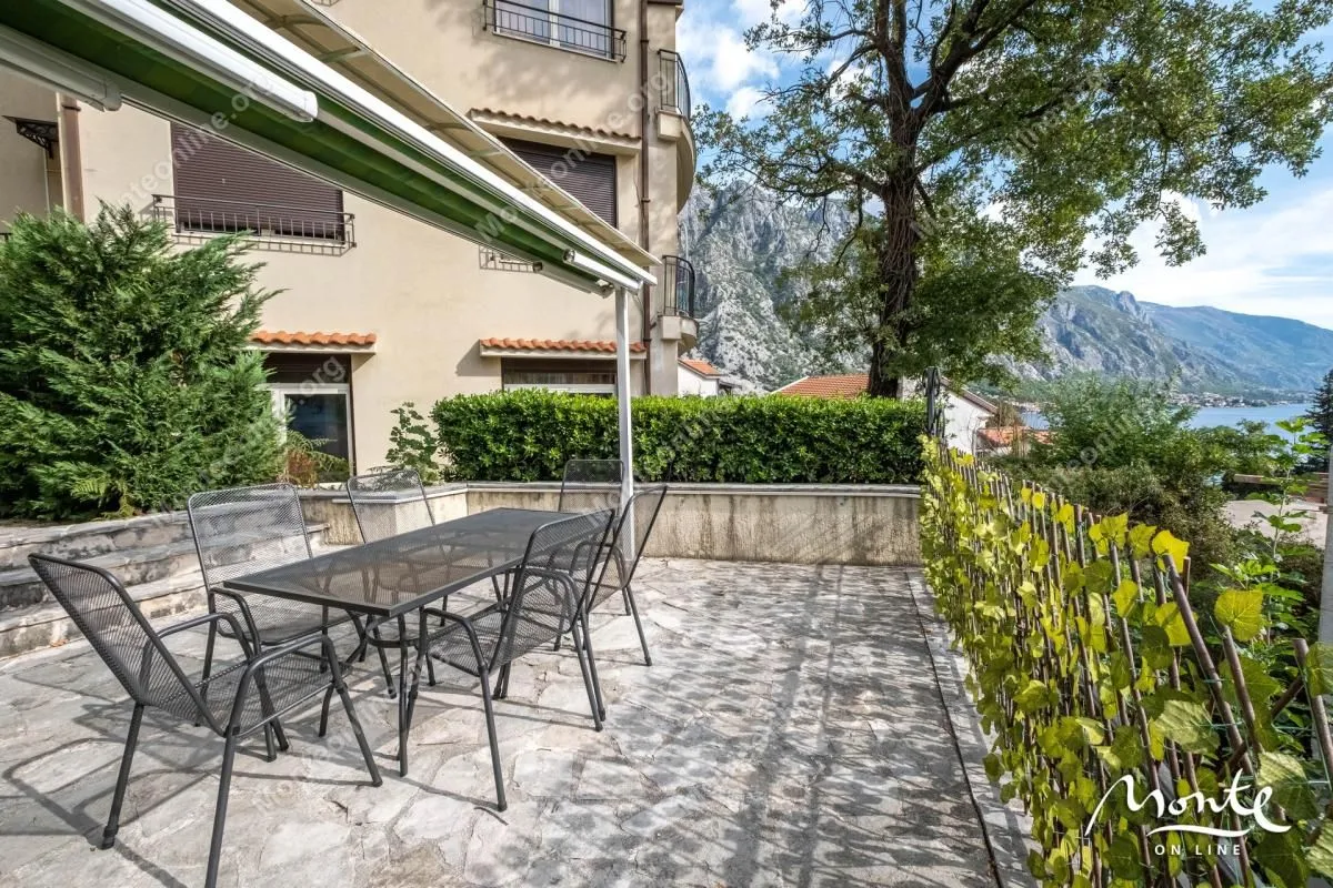 Sale, three bedroom apartment, 101m², Orahovac, Kotor