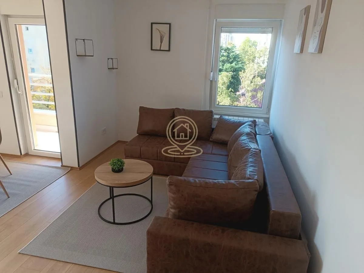 Izdavanje, garsonjera, 41m², Grbavica, Novi Sad Sve Podlokacije