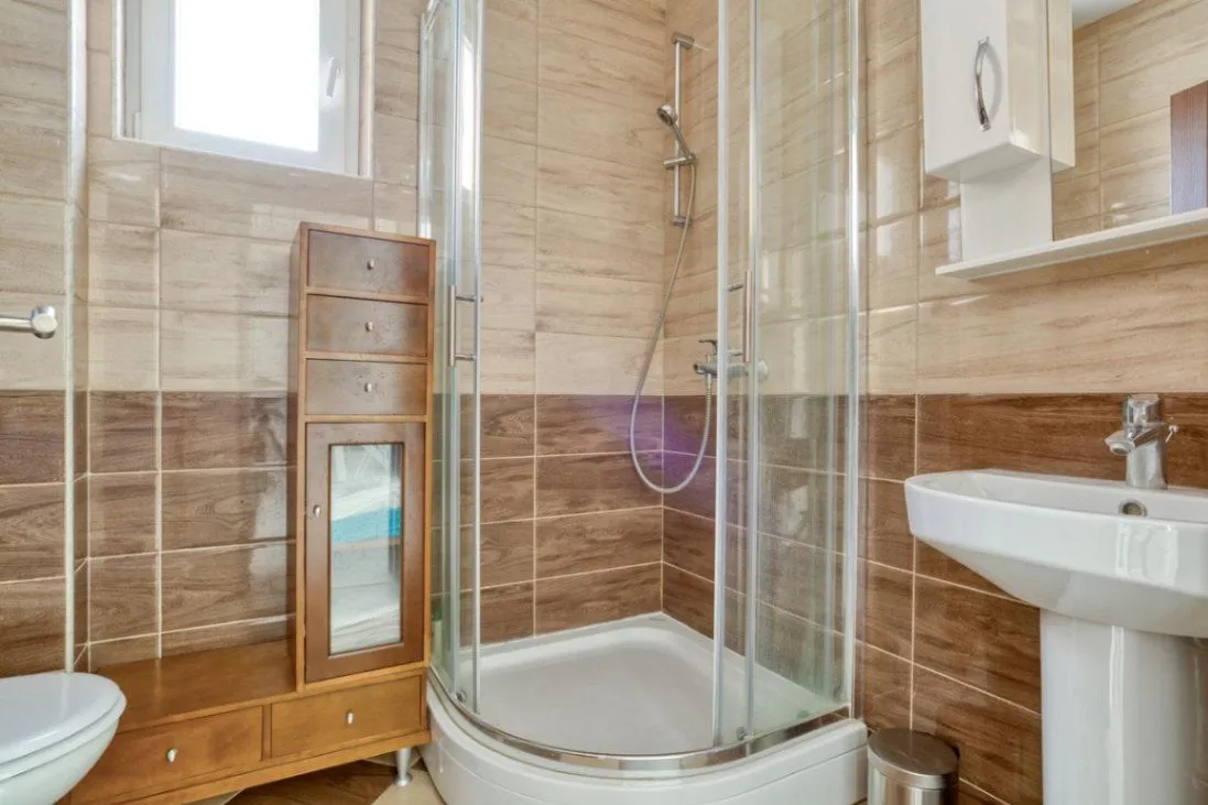 Izdavanje, dvosoban stan, 60m², Petrovac, Budva
