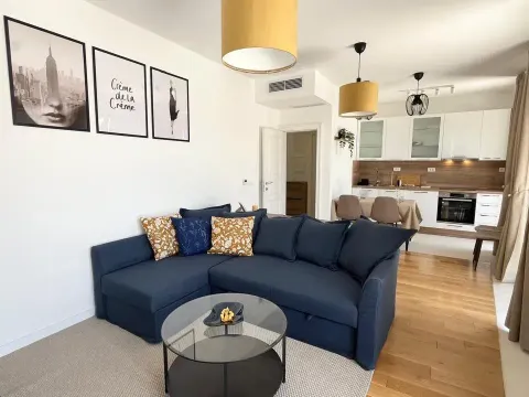 Prodaja, stan, 115m², Tivat, Crna Gora - image 1