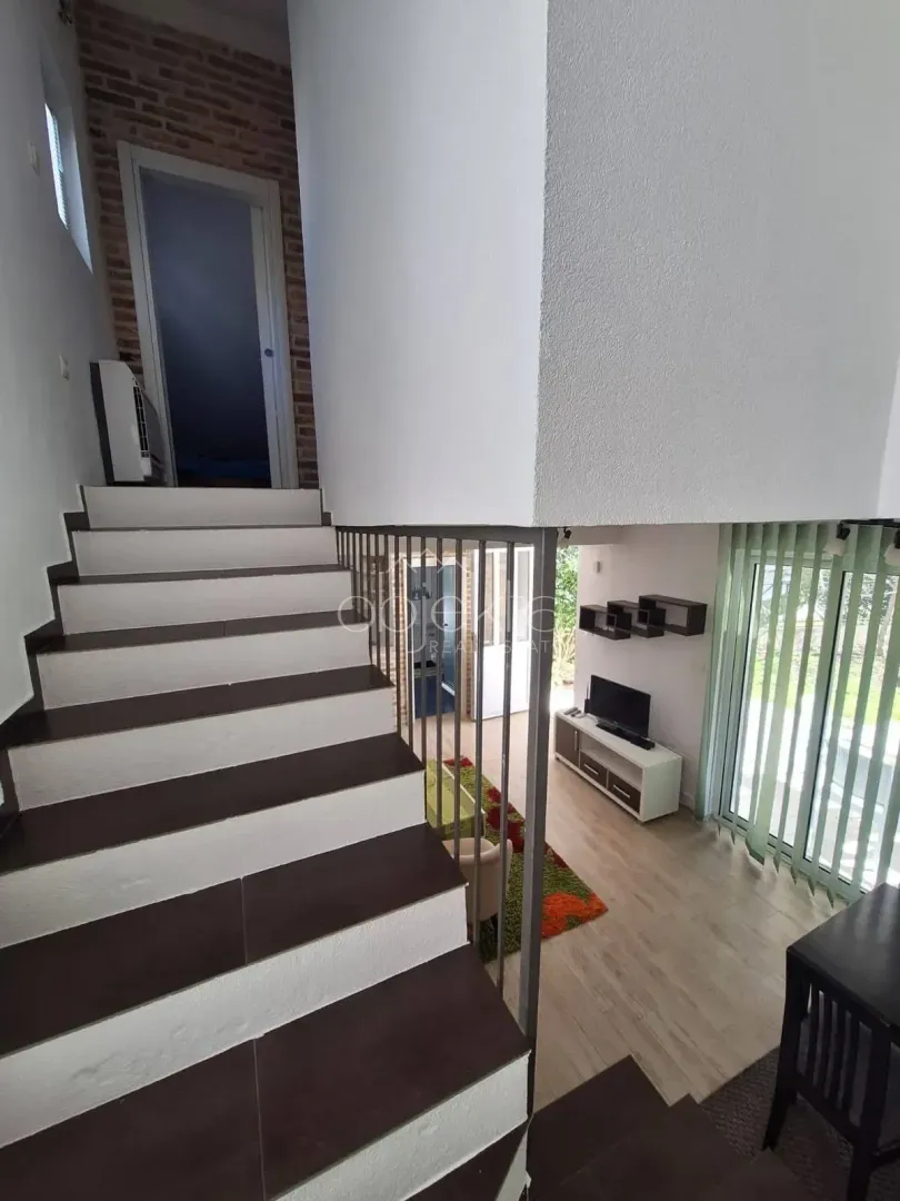 Rent, two bedroom apartment, 80m², Tivat, Crna Gora